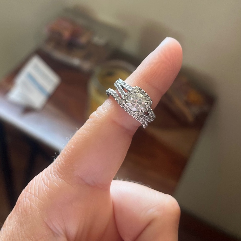 Jared engagement ring and wedding band